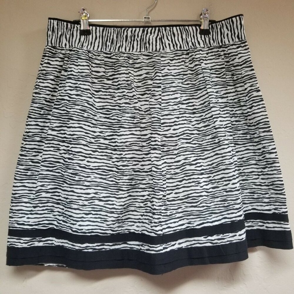 Ann Taylor Loft Women's Flare Skirt Black/White Zebra Animal Print Size 4 Cotton